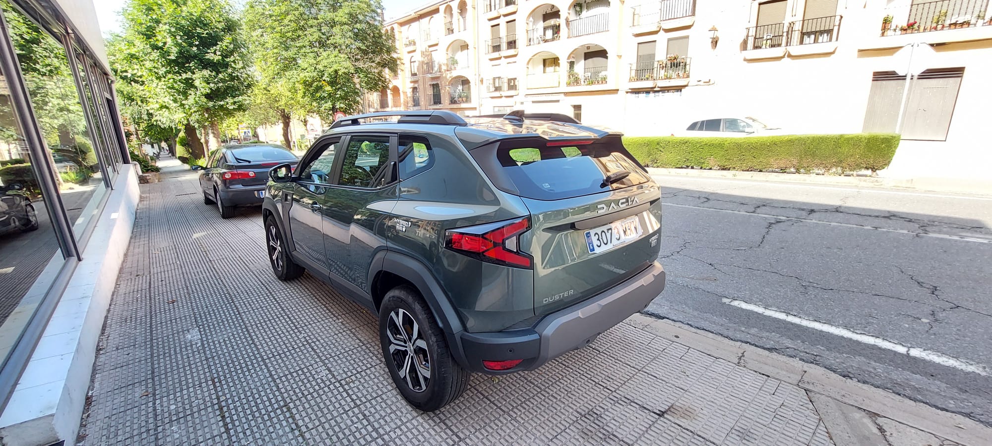 Dacia Duster 1.0 100cv glp miniatura 3